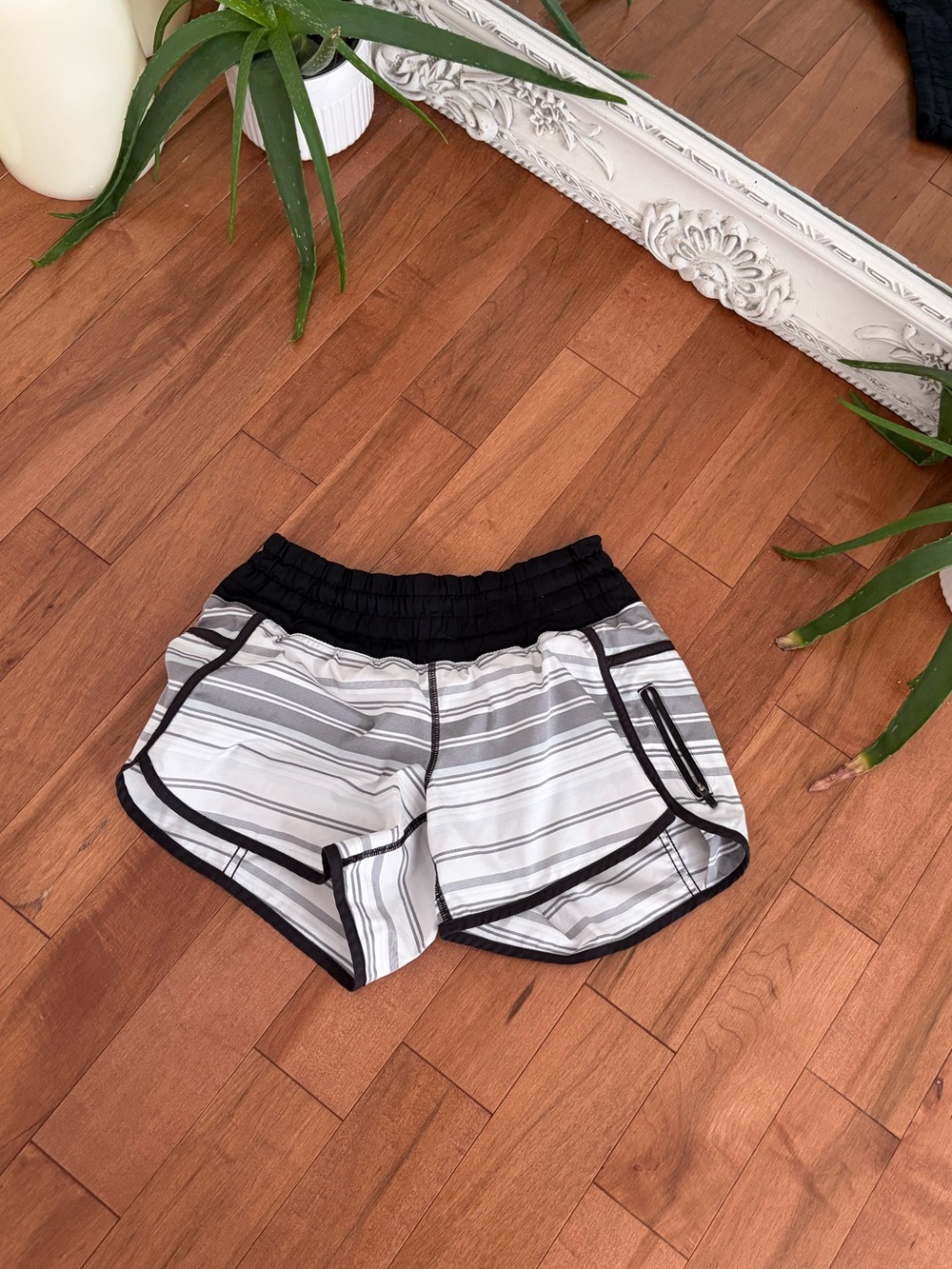 Excellent condition LULULEMON shorts